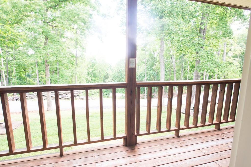 Timber Pointe Resort Jamestown エクステリア 写真